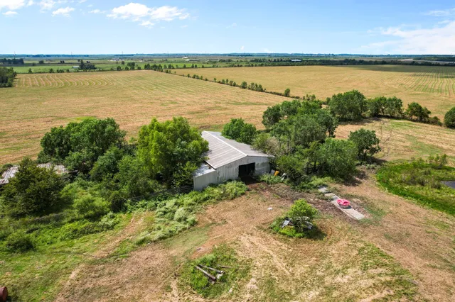 $1,100,000 | 365 Nome Tx 77629, Nome, TX 77629