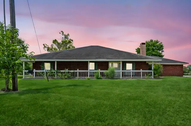 $1,100,000 | 365 Nome Tx 77629, Nome, TX 77629