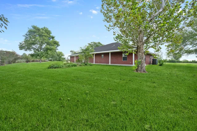 $1,100,000 | 365 Nome Tx 77629, Nome, TX 77629