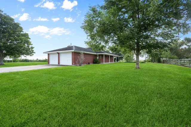 $1,100,000 | 365 Nome Tx 77629, Nome, TX 77629