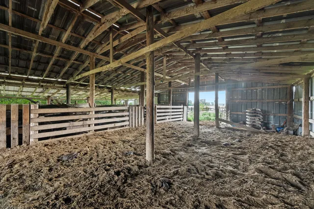 $1,100,000 | 365 Nome Tx 77629, Nome, TX 77629