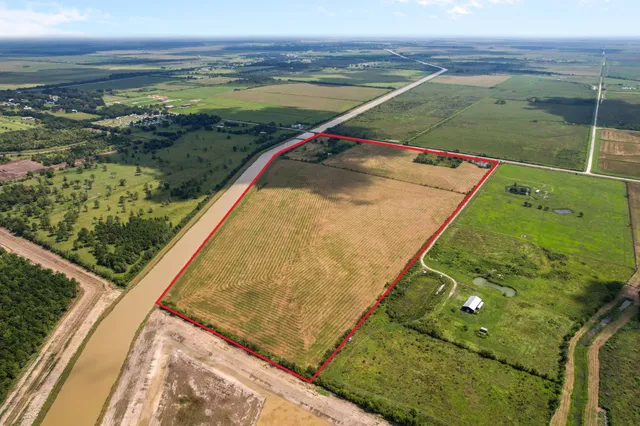 $1,100,000 | 365 Nome Tx 77629, Nome, TX 77629