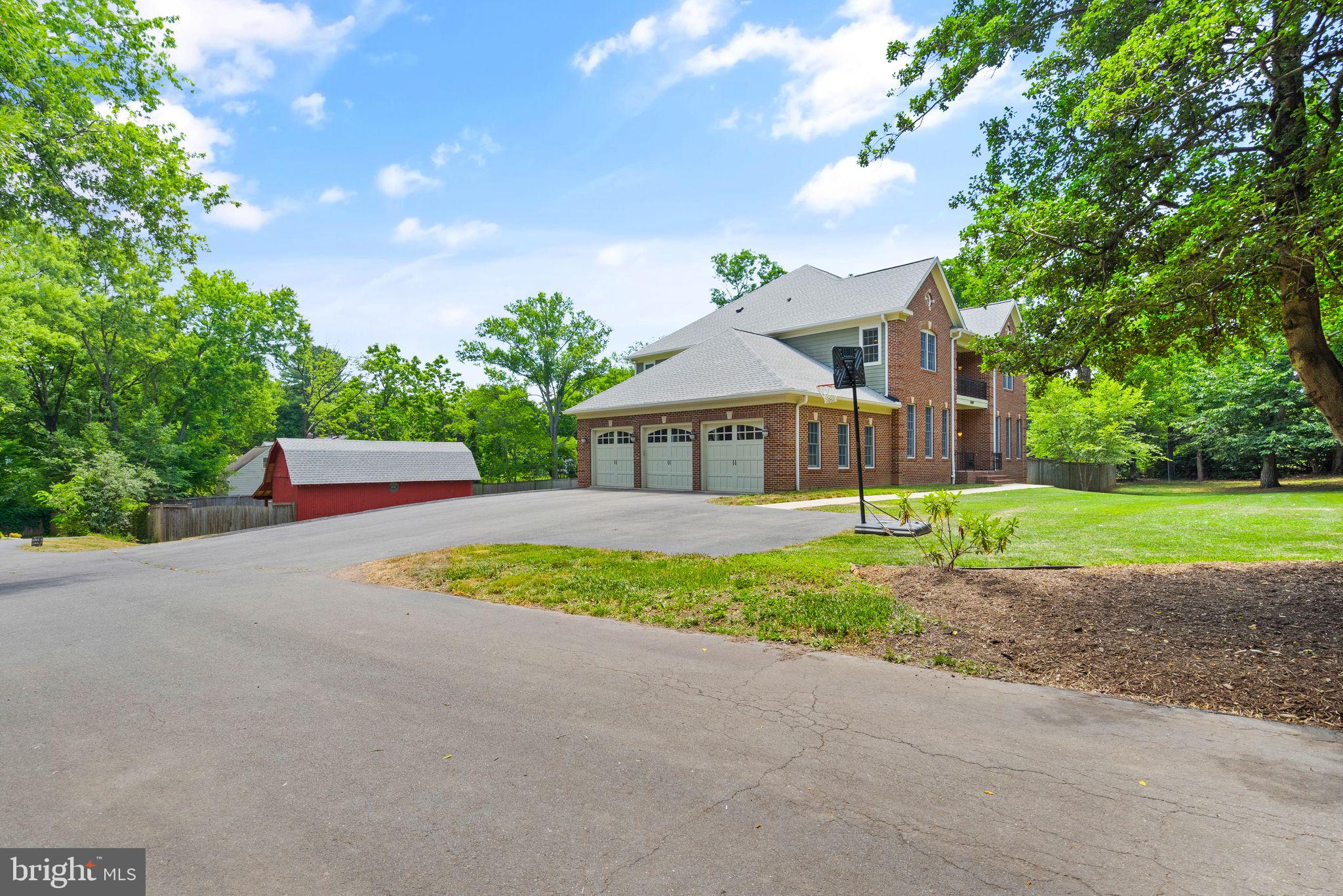 1847 Hunter Mill Road Vienna, VA 22182 - Photo 3 of 149