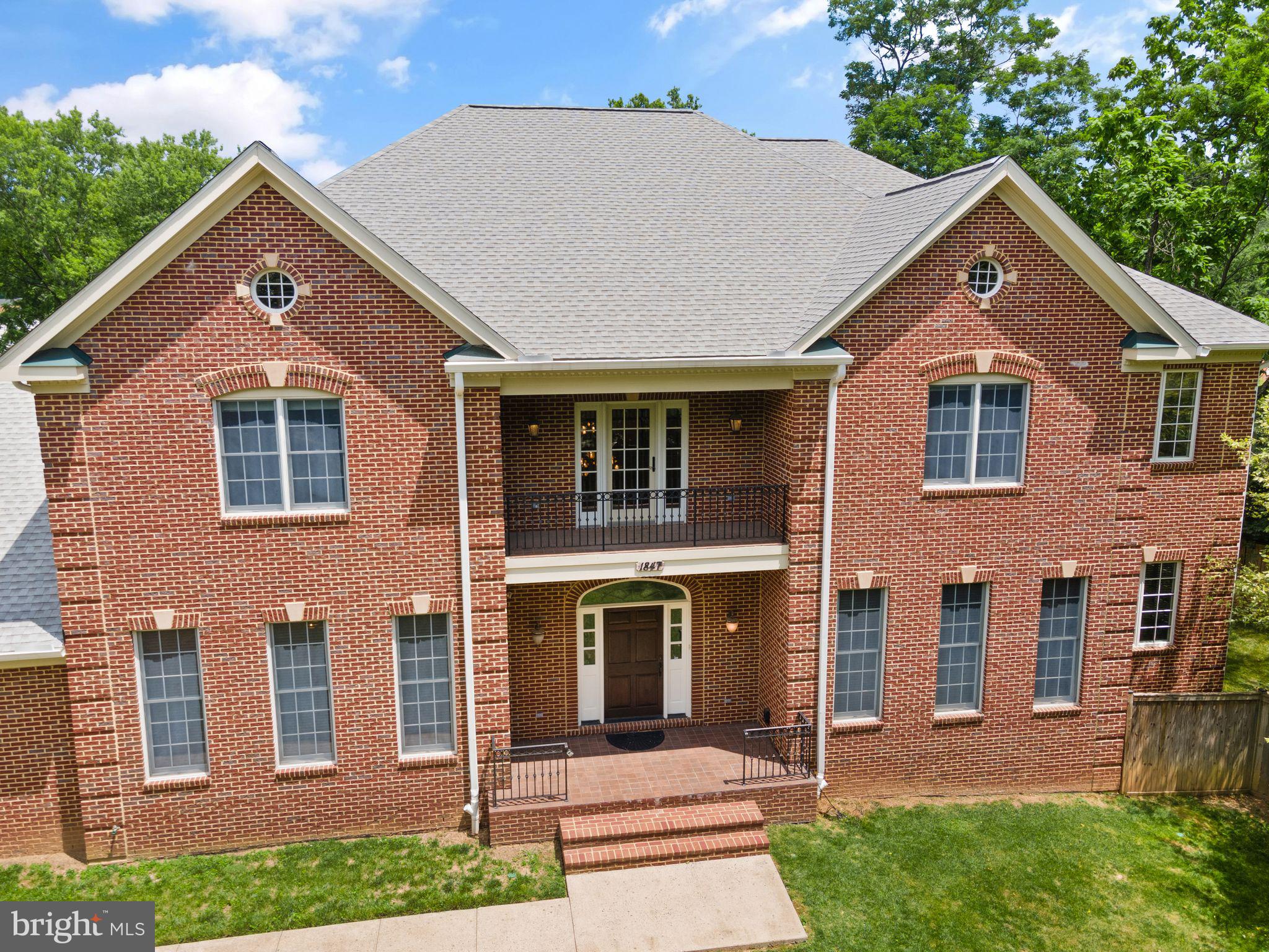 1847 Hunter Mill Road Vienna, VA 22182 - Photo 6 of 149