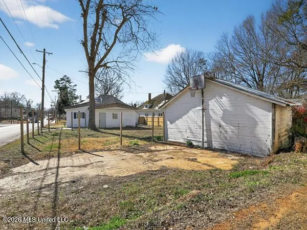 $121,900 | 211 East Main Street, New Albany, MS 38652
