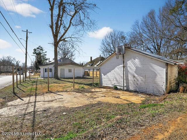 211 East Main Street New Albany, MS 38652 - Photo 3 of 12 3
