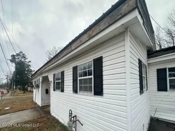 $121,900 | 211 East Main Street, New Albany, MS 38652