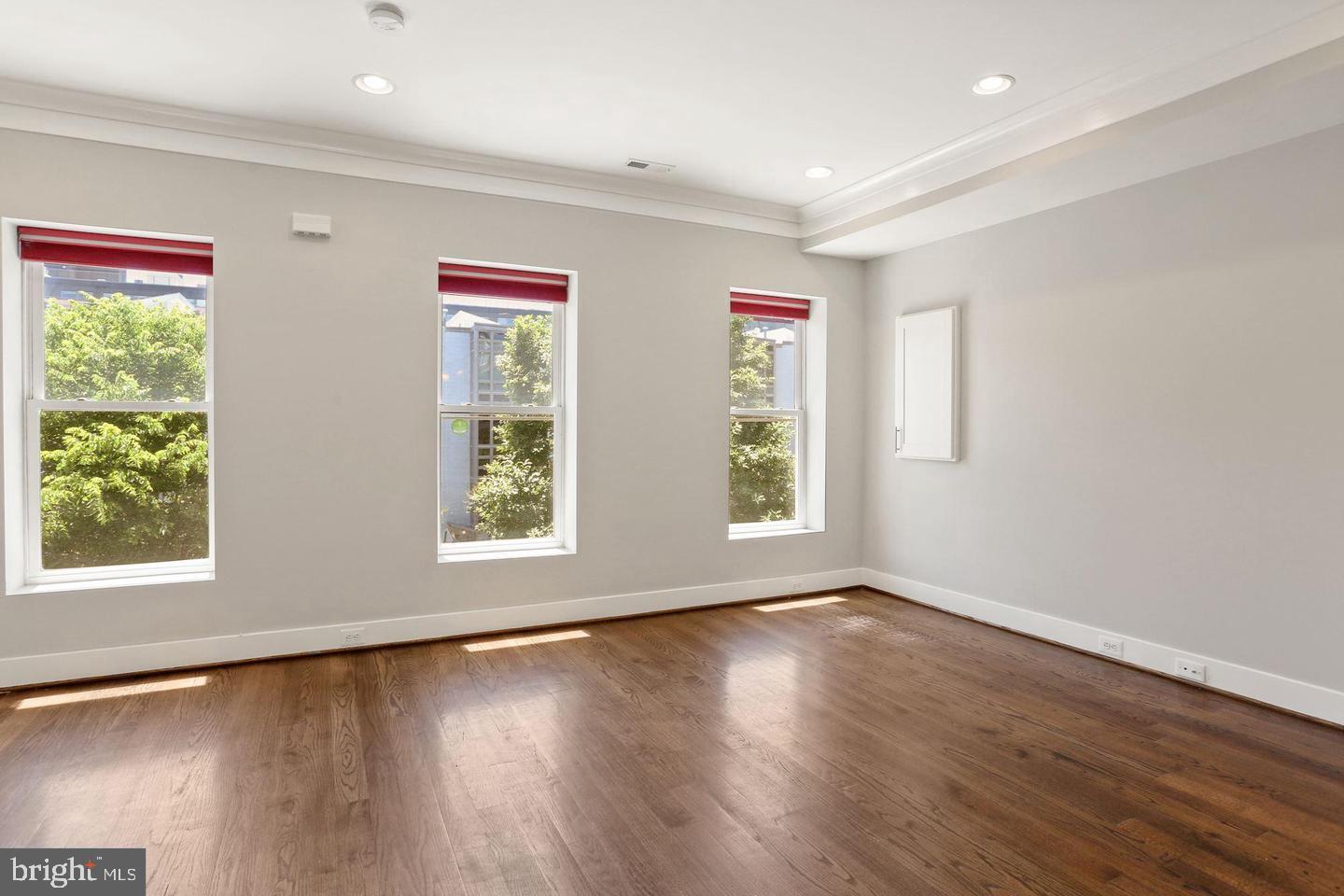 224 R Street Northeast, Unit 2 Washington, DC 20002 - Photo 13 of 34 Living Room