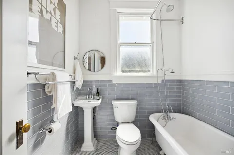 $2,895,000 | 1375 Gossage Avenue, Petaluma, CA 94952