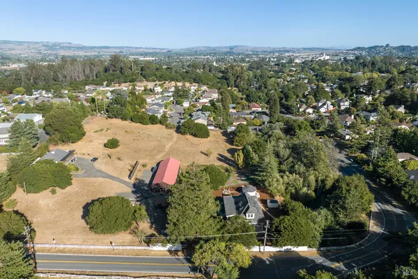 $2,895,000 | 1375 Gossage Avenue, Petaluma, CA 94952