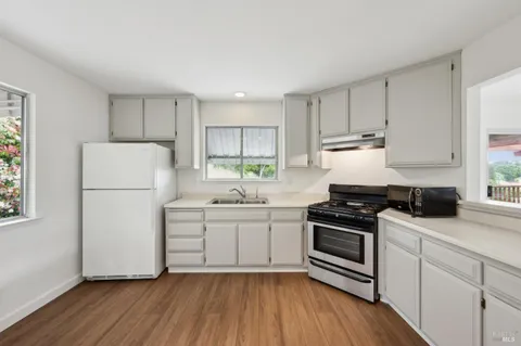 $2,895,000 | 1375 Gossage Avenue, Petaluma, CA 94952