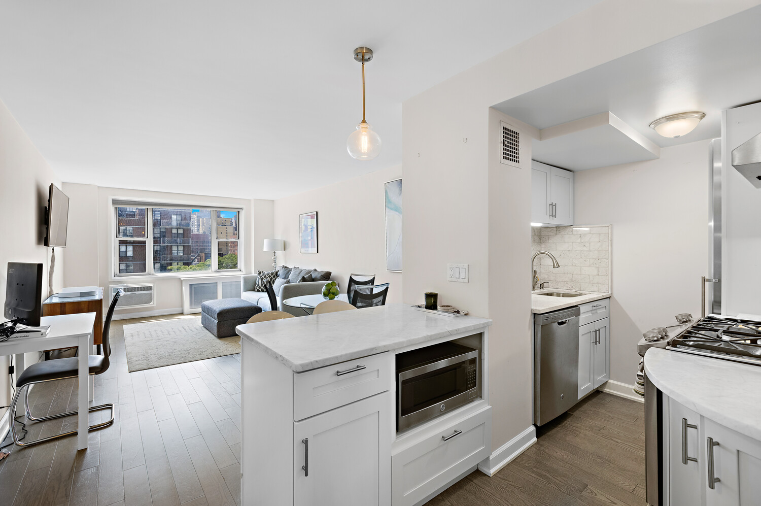435 East 77th Street, Unit 10E Manhattan, NY 10075 - Photo 2 of 12