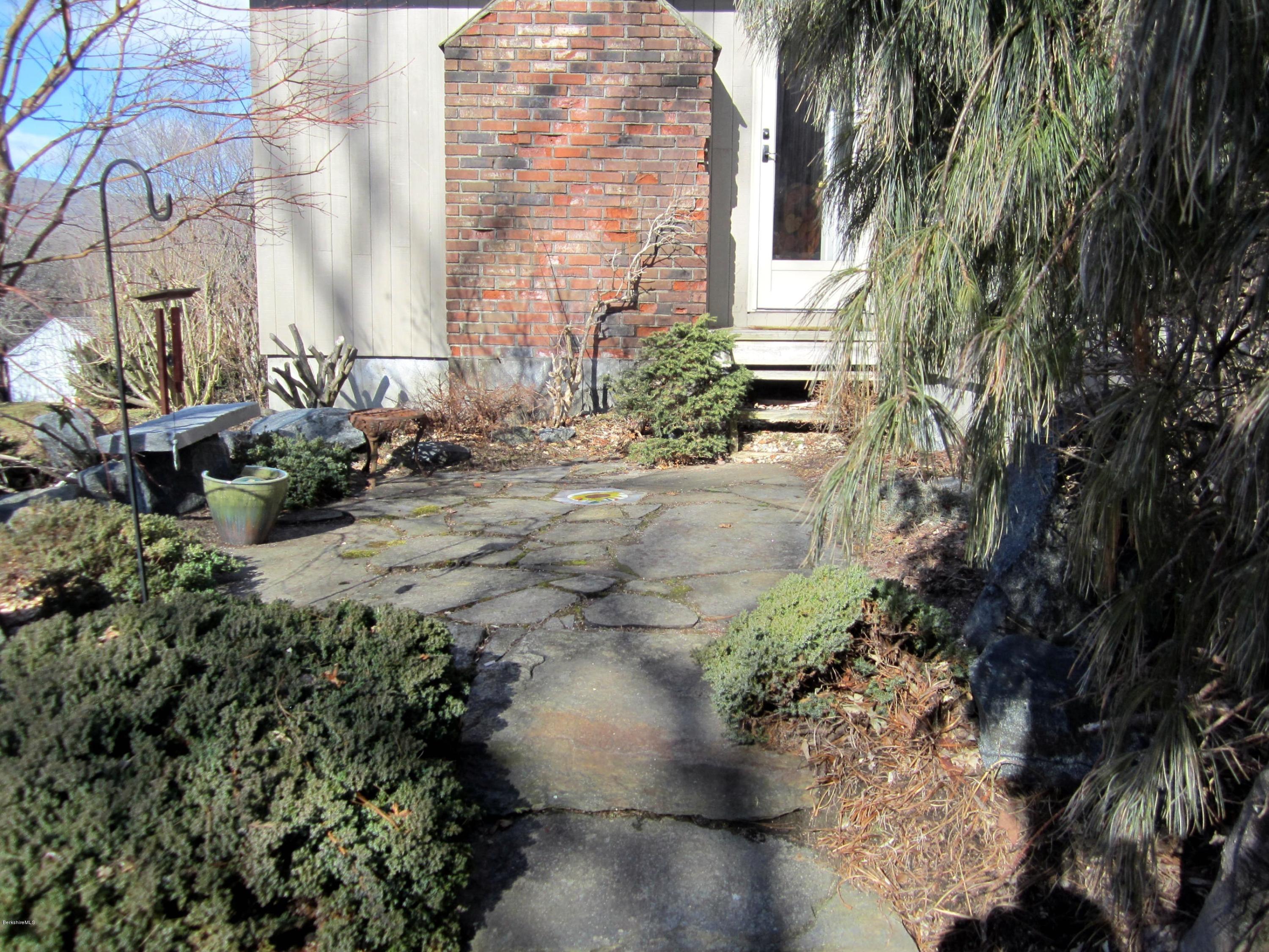 21 Olsen Road Lanesborough, MA 01237 - Photo 10 of 36 IMG_2825