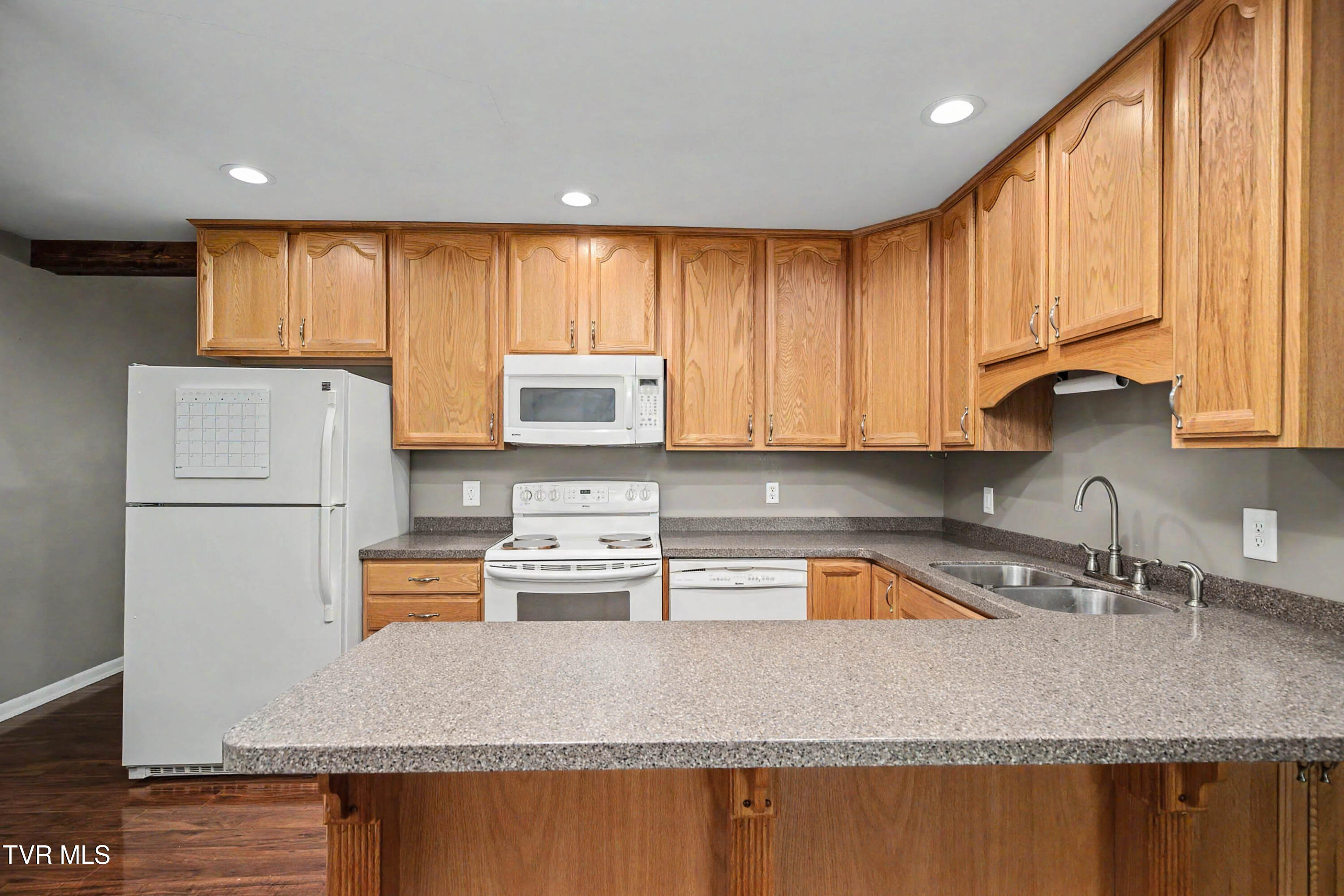 553 Bays View Road Kingsport, TN 37660 - Photo 10 of 34 553 Bays View Rd-10