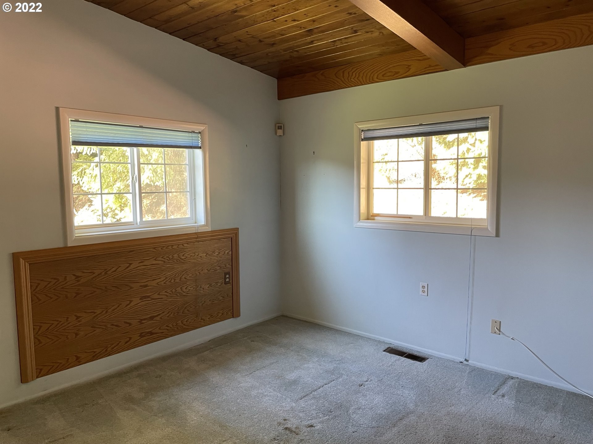 19975 Highway 36 Blachly, OR 97412 - Photo 16 of 32 an empty room with windows