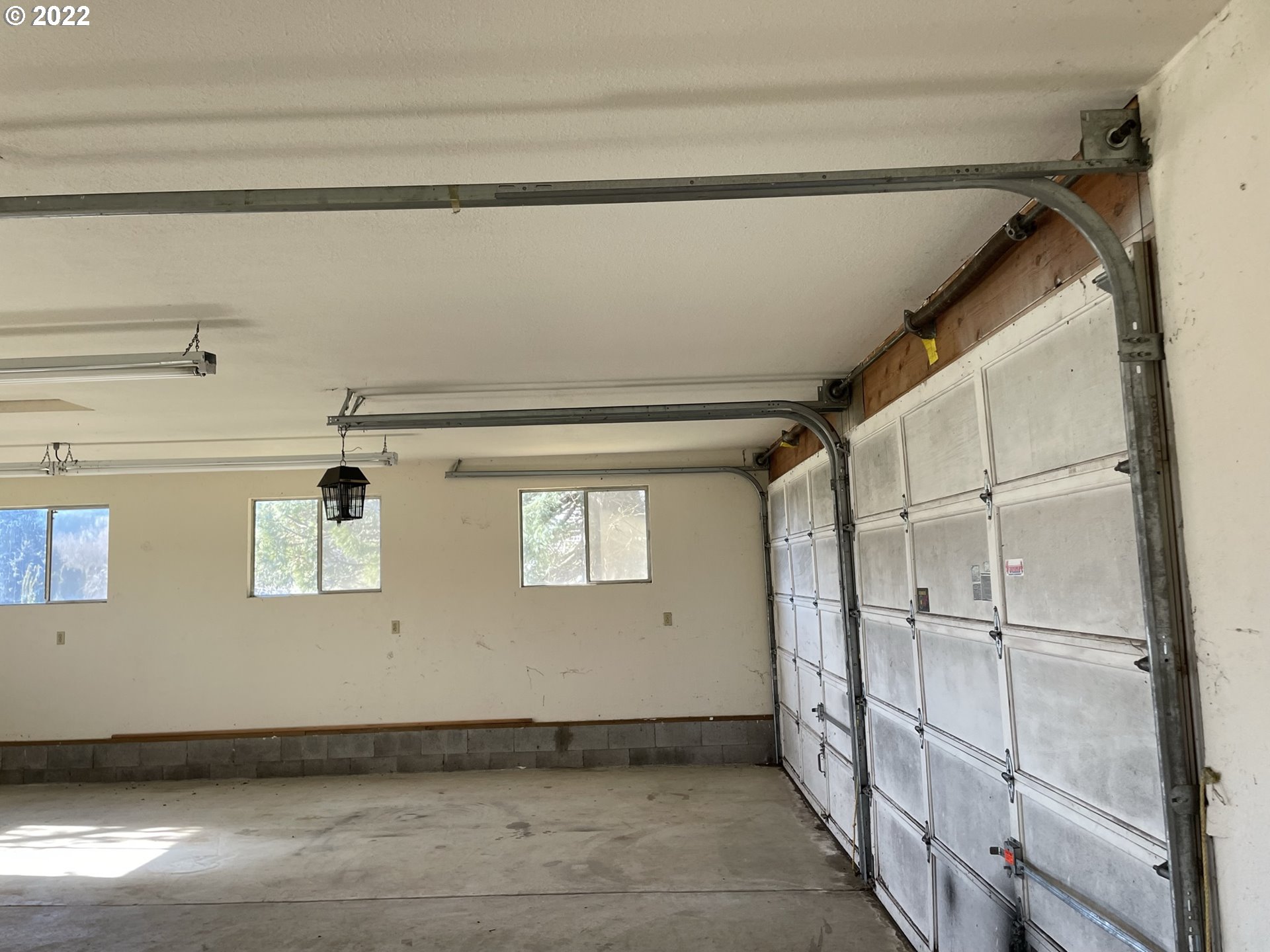 19975 Highway 36 Blachly, OR 97412 - Photo 24 of 32 a view of a garage