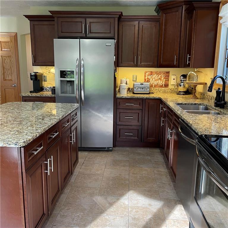 1320 Union Valley Road Wampum, PA 16157 - Photo 8 of 24