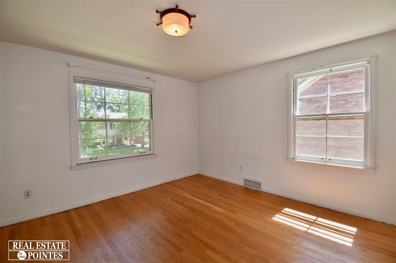 1699 Severn Road Grosse Pointe Woods, MI 48236 - Photo 19 of 28
