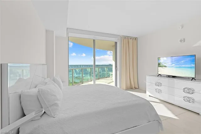 $4,000 | 3000 Oasis Grand Boulevard, Unit 1101, Fort Myers, FL 33916