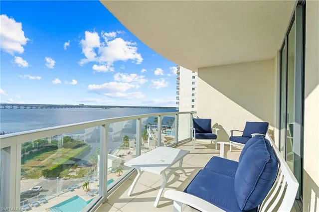 $4,000 | 3000 Oasis Grand Boulevard, Unit 1101, Fort Myers, FL 33916