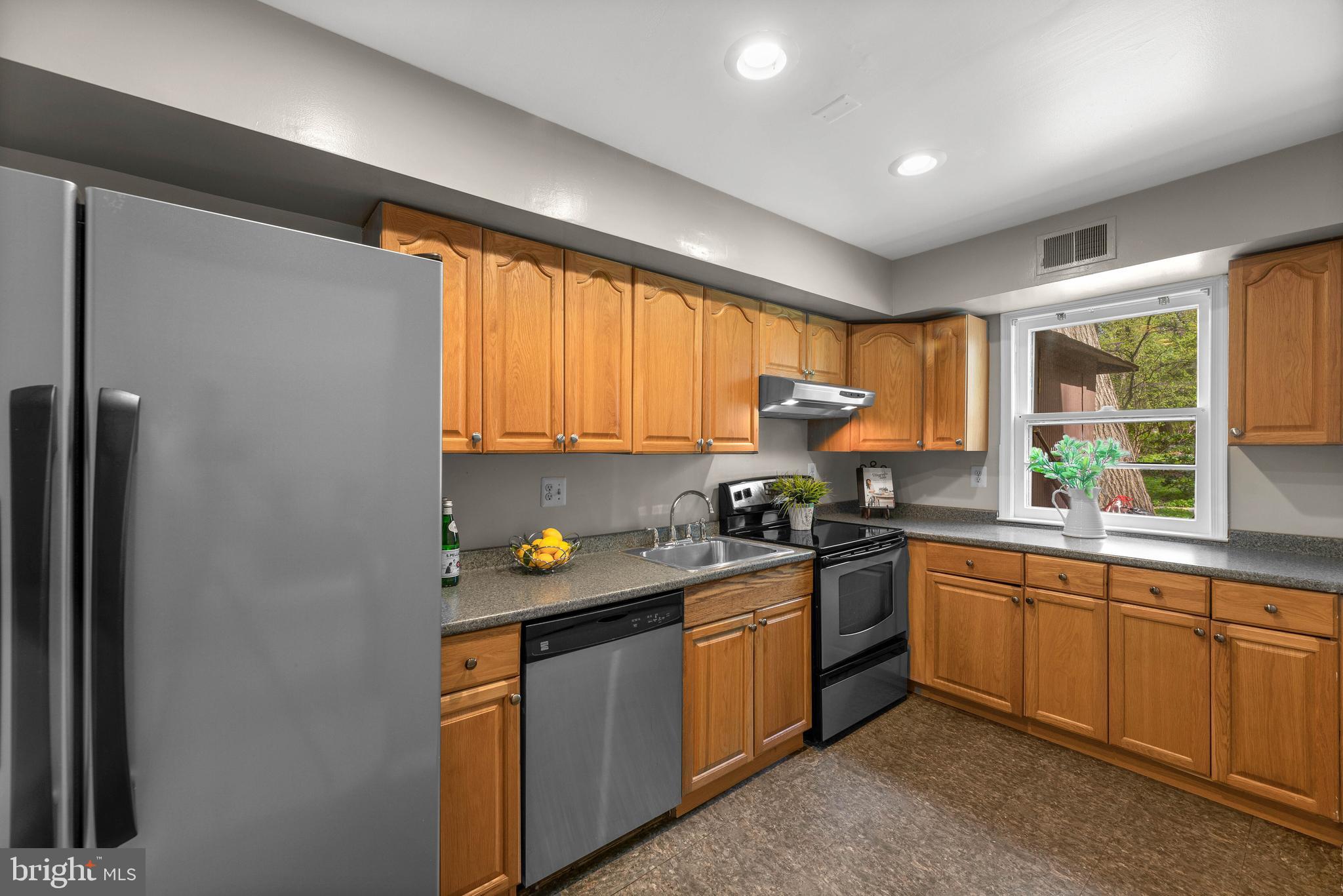 8543 Bradford Road, Unit 94 Silver Spring, MD 20901 - Photo 11 of 28