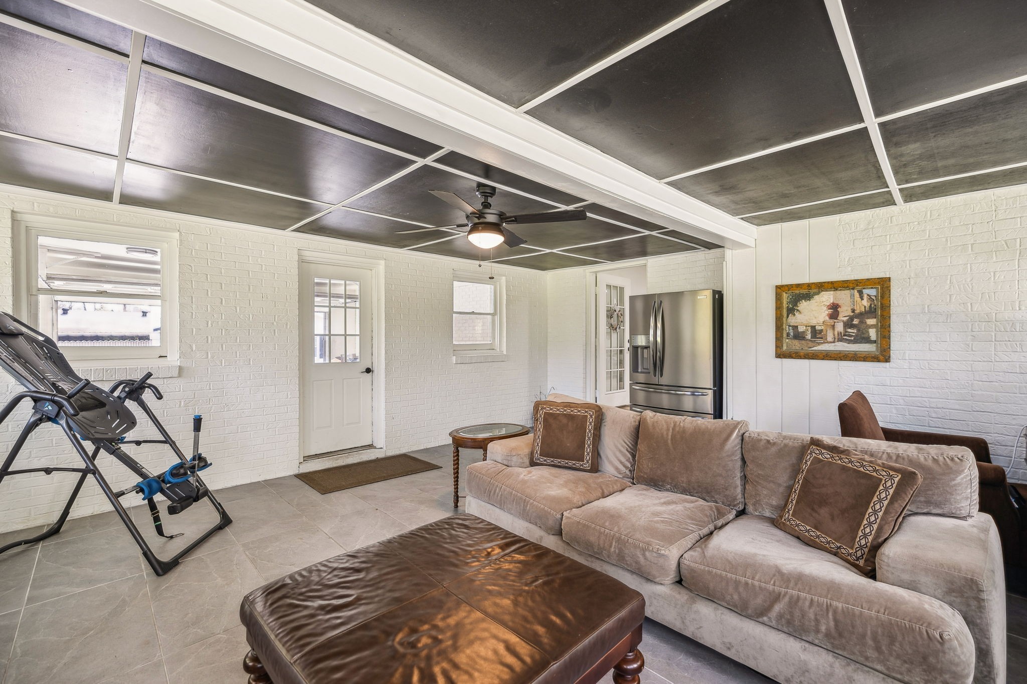 1103 Virginia Avenue Murfreesboro, TN 37130 - Photo 50 of 66 a living room with furniture and a rug