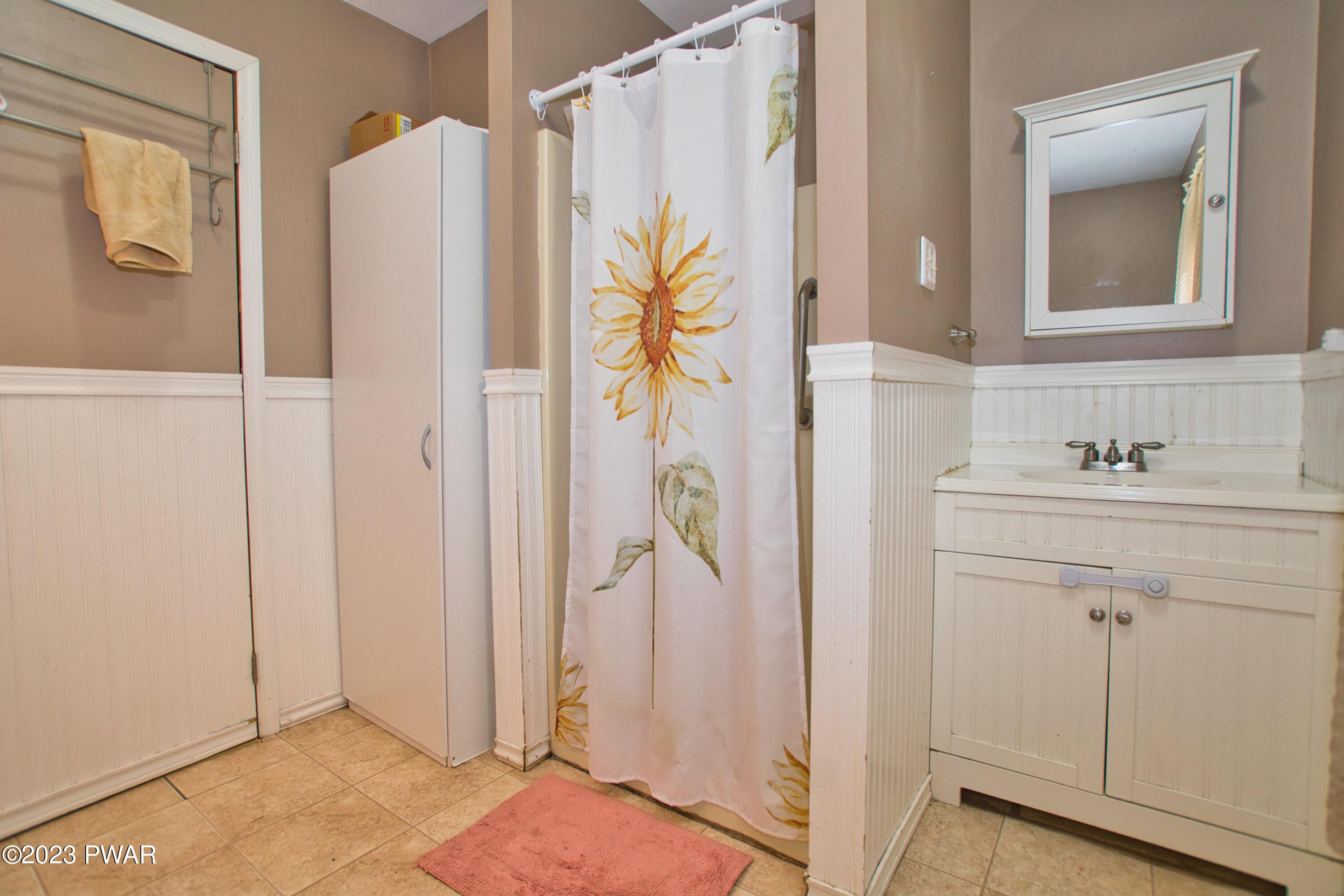 296 Foster Hill Road Milford, PA 18337 - Photo 17 of 54 Bath 1
