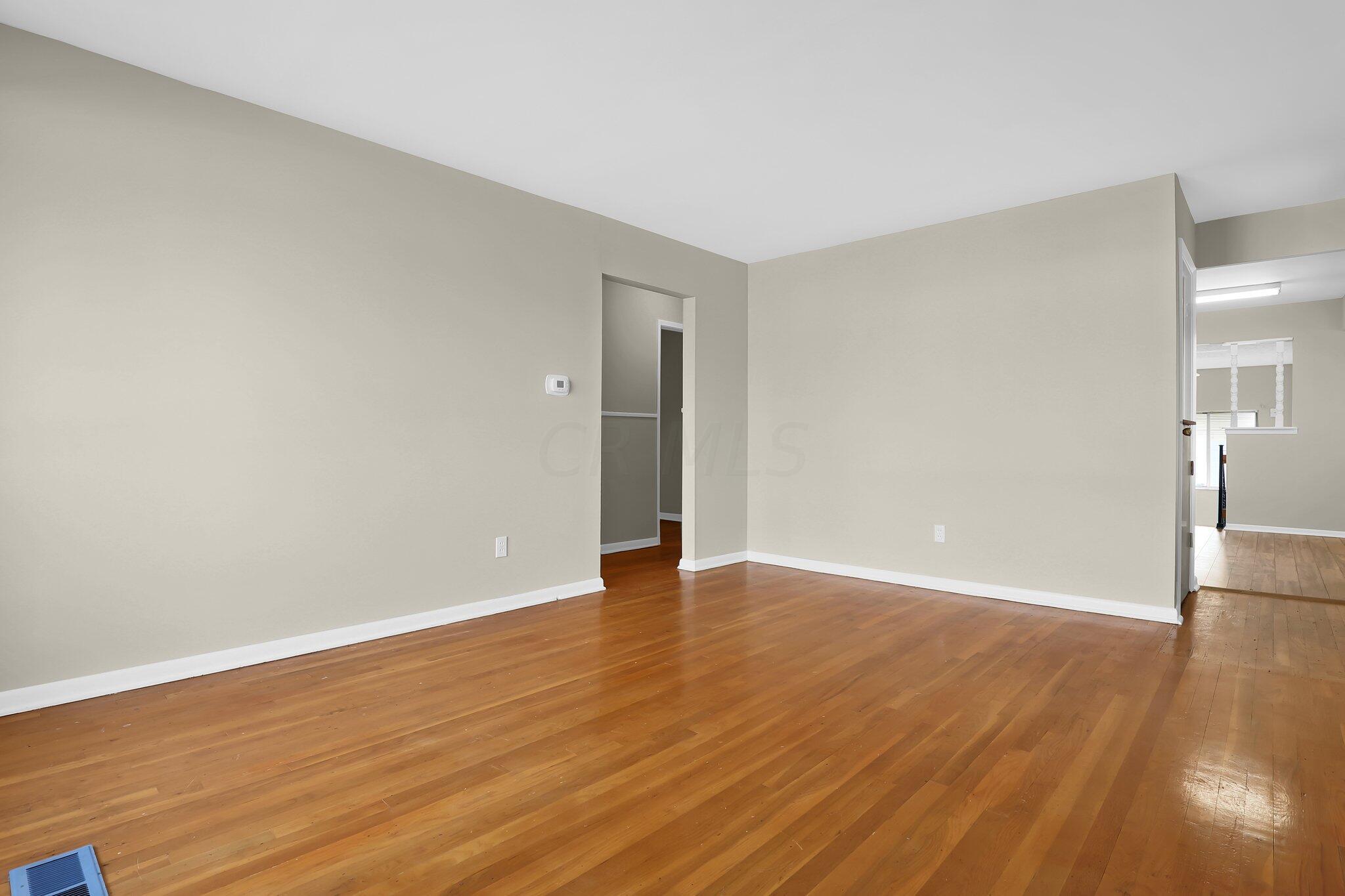 1551 Smith Road Columbus, OH 43207 - Photo 4 of 25 3-web-or-mls-1551-smith-rd