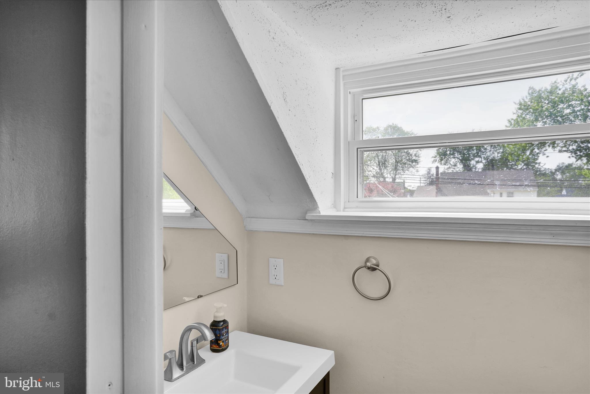 224 Bard Avenue Reading, PA 19608 - Photo 18 of 33 E26A8628