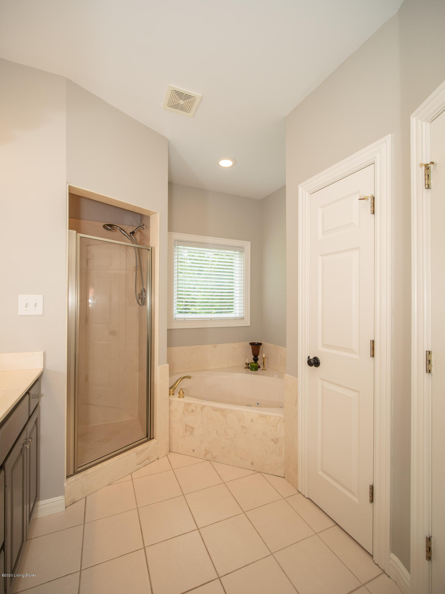 9906 Fairmount Road Louisville, KY 40291 - Photo 39 of 52 Owner Bathroom