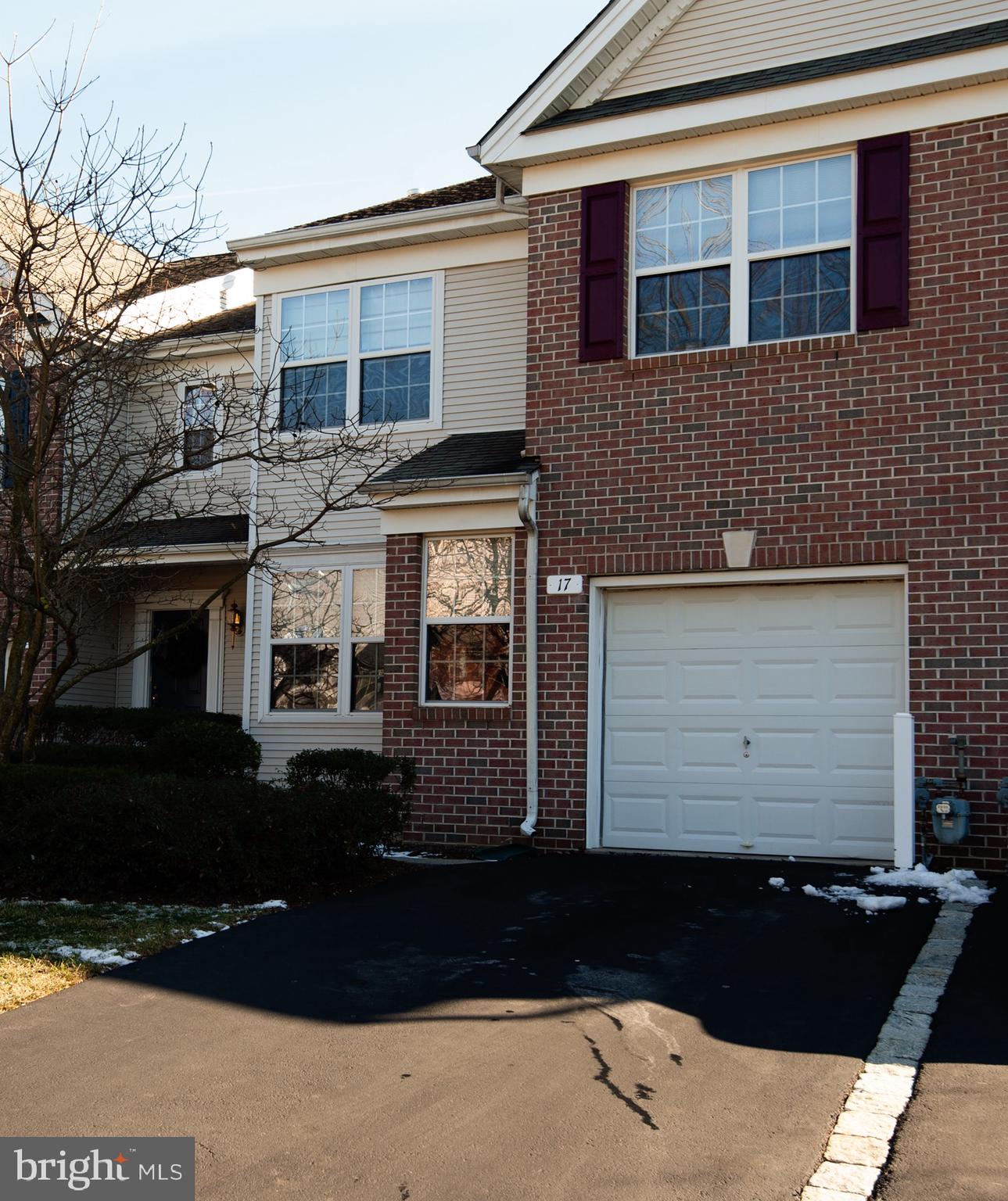 17 Simons Way Huntingdon Valley, PA 19006 - Photo 2 of 30 Gallery Image 2