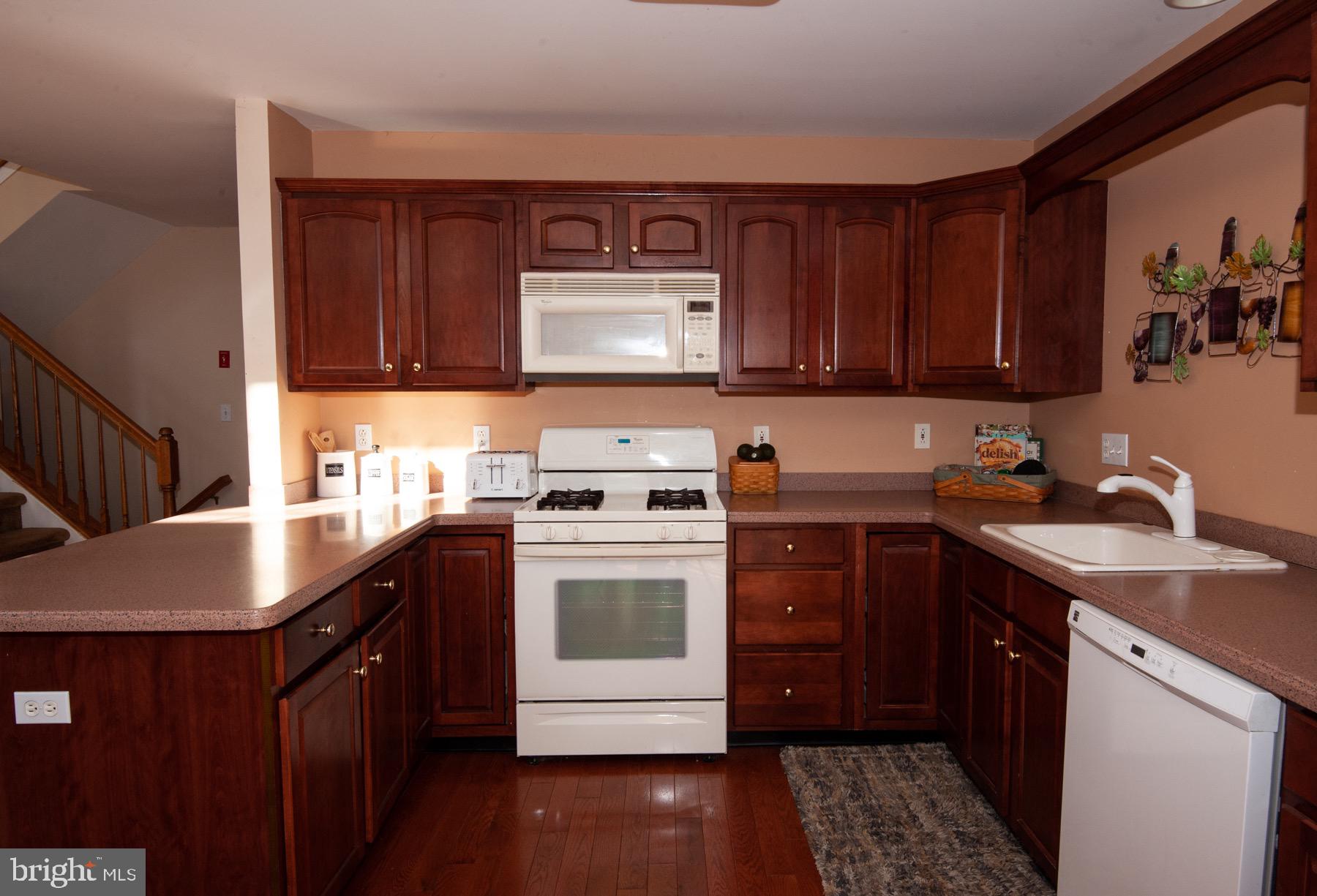 17 Simons Way Huntingdon Valley, PA 19006 - Photo 9 of 30 Gallery Image 9
