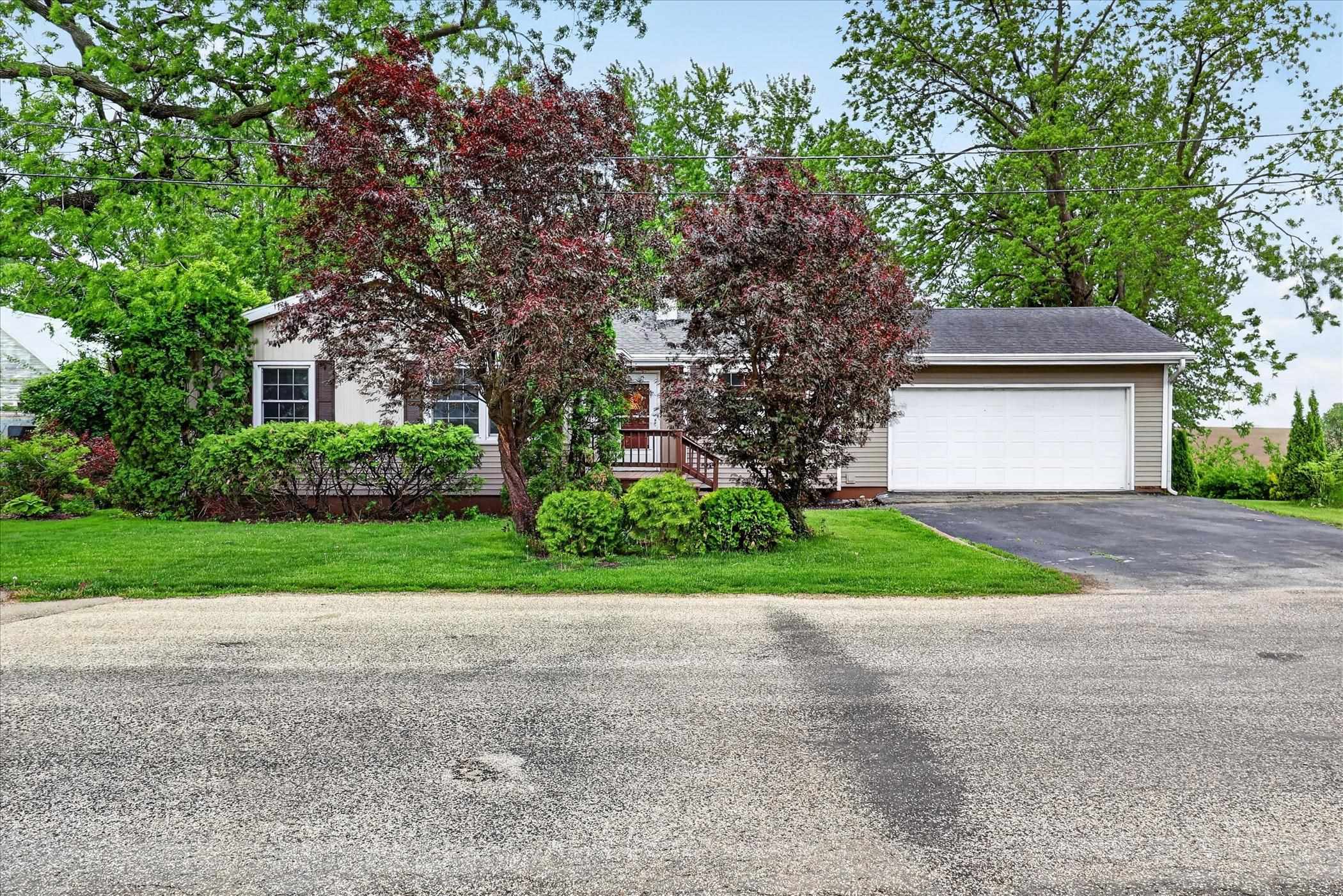405 West Cherry Street Forreston, IL 61030 - Photo 3 of 40