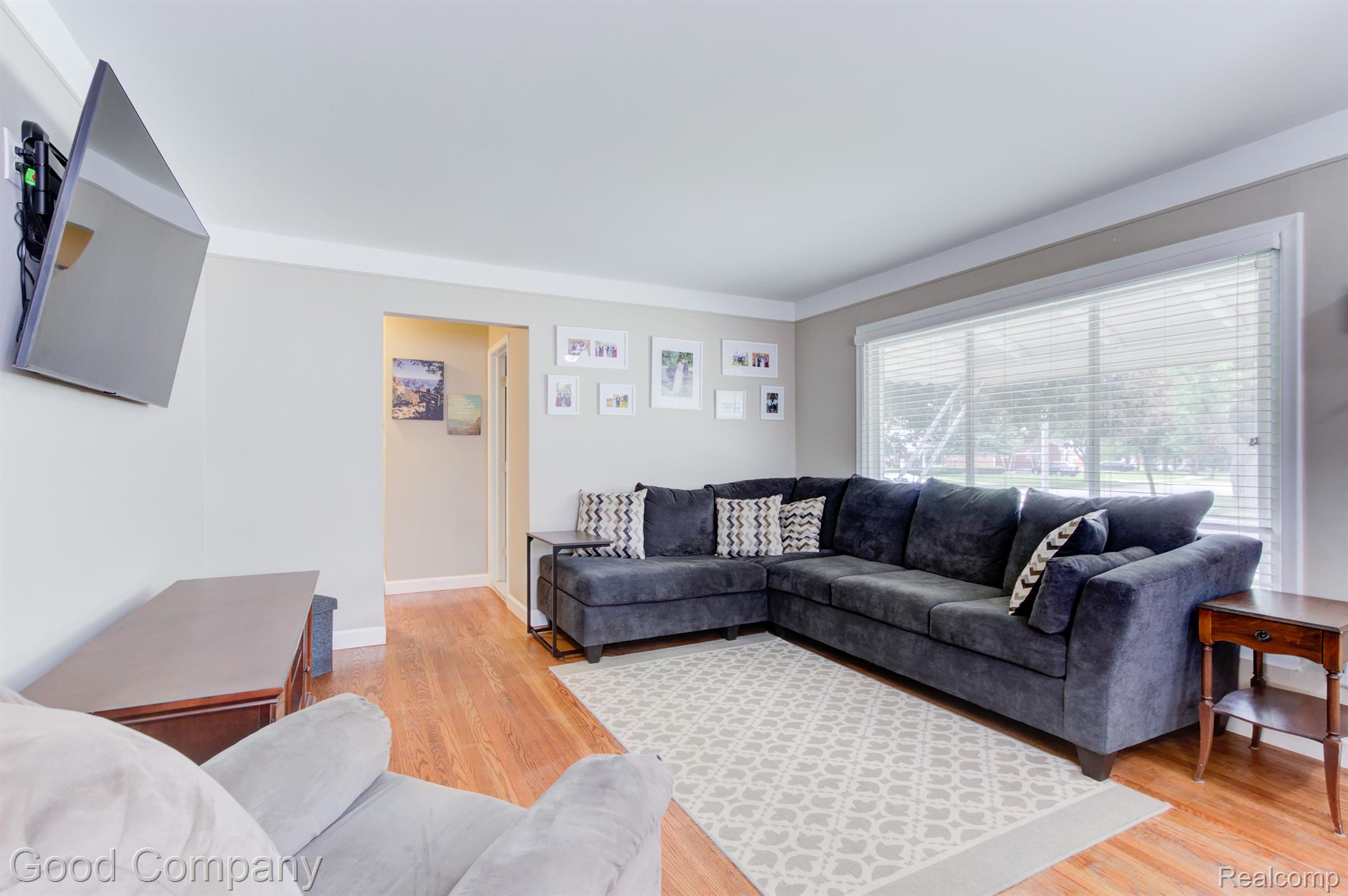 32040 Marblehead Road Farmington, MI 48336 - Photo 2 of 40 Gallery Image 2