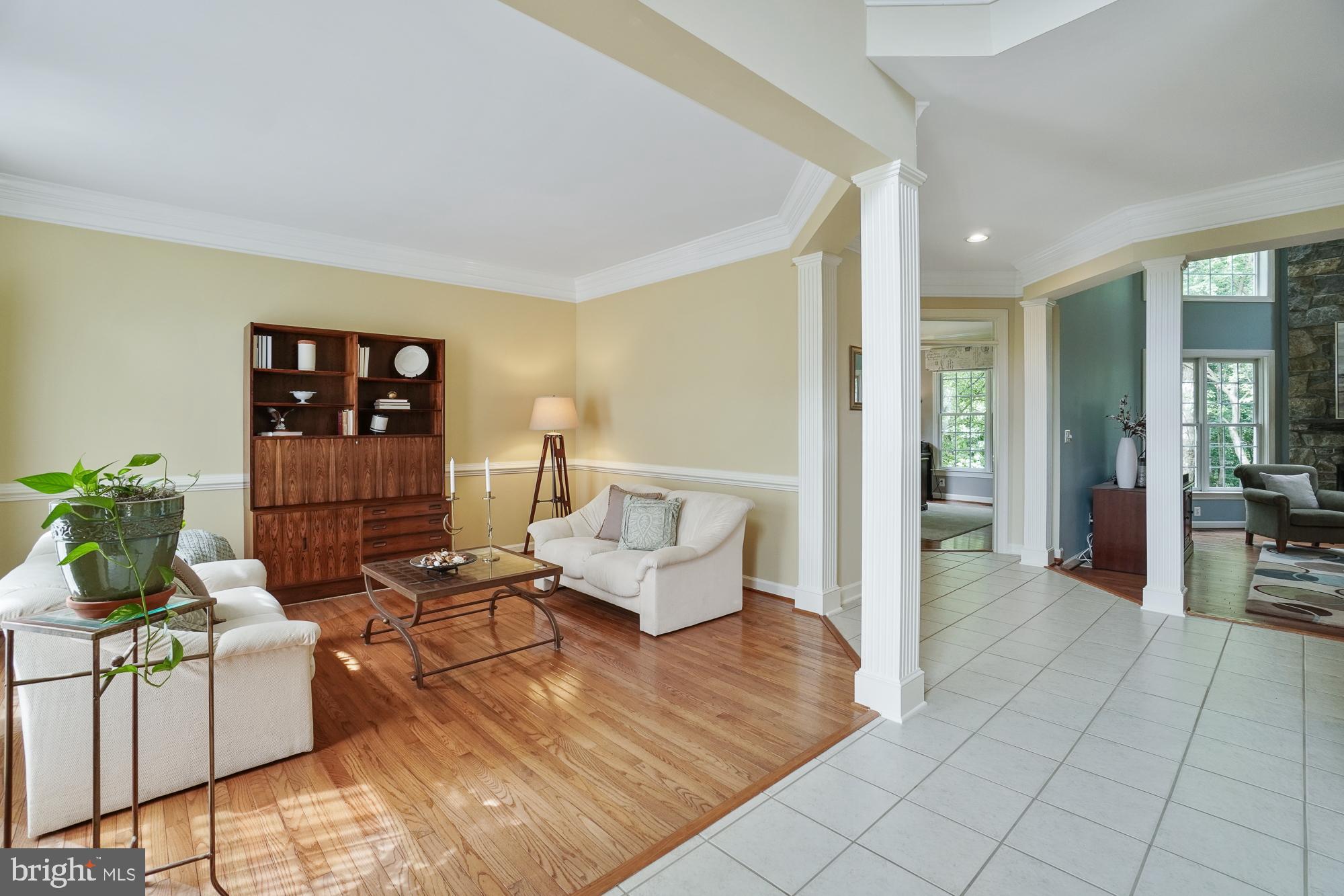 18 Hackett Court Poolesville, MD 20837 - Photo 20 of 82 Greeting room is ready to welcome your guests