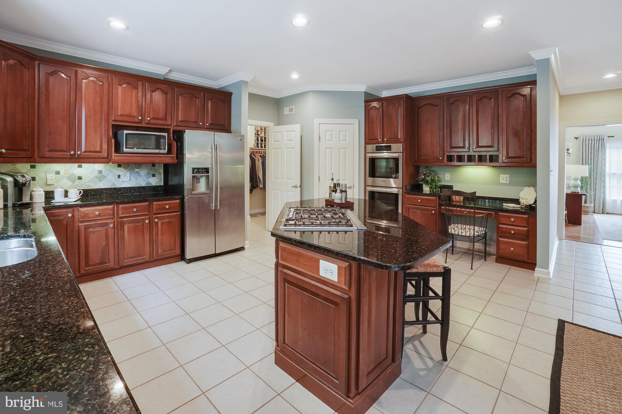 18 Hackett Court Poolesville, MD 20837 - Photo 24 of 82 All new Bosch appliances in this chef's kitchen