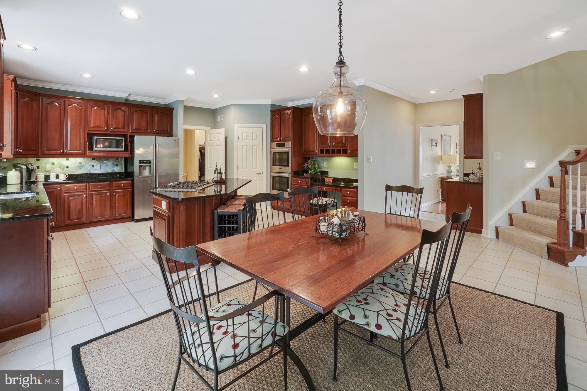 18 Hackett Court Poolesville, MD 20837 - Photo 25 of 82 This will be your second dining room table space
