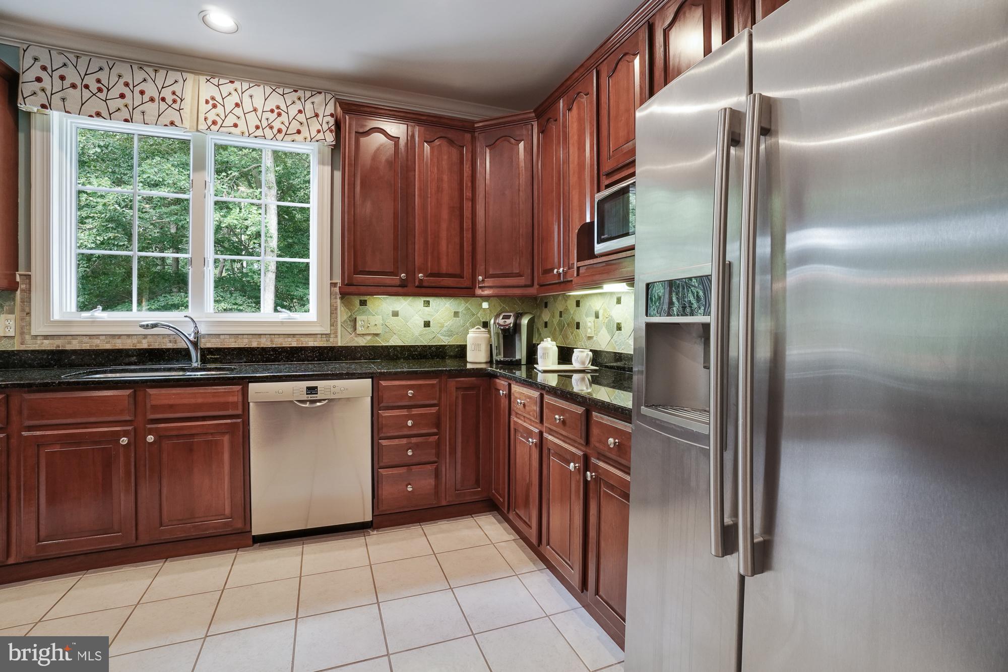 18 Hackett Court Poolesville, MD 20837 - Photo 29 of 82 Top-quality and all-new stainless appliances