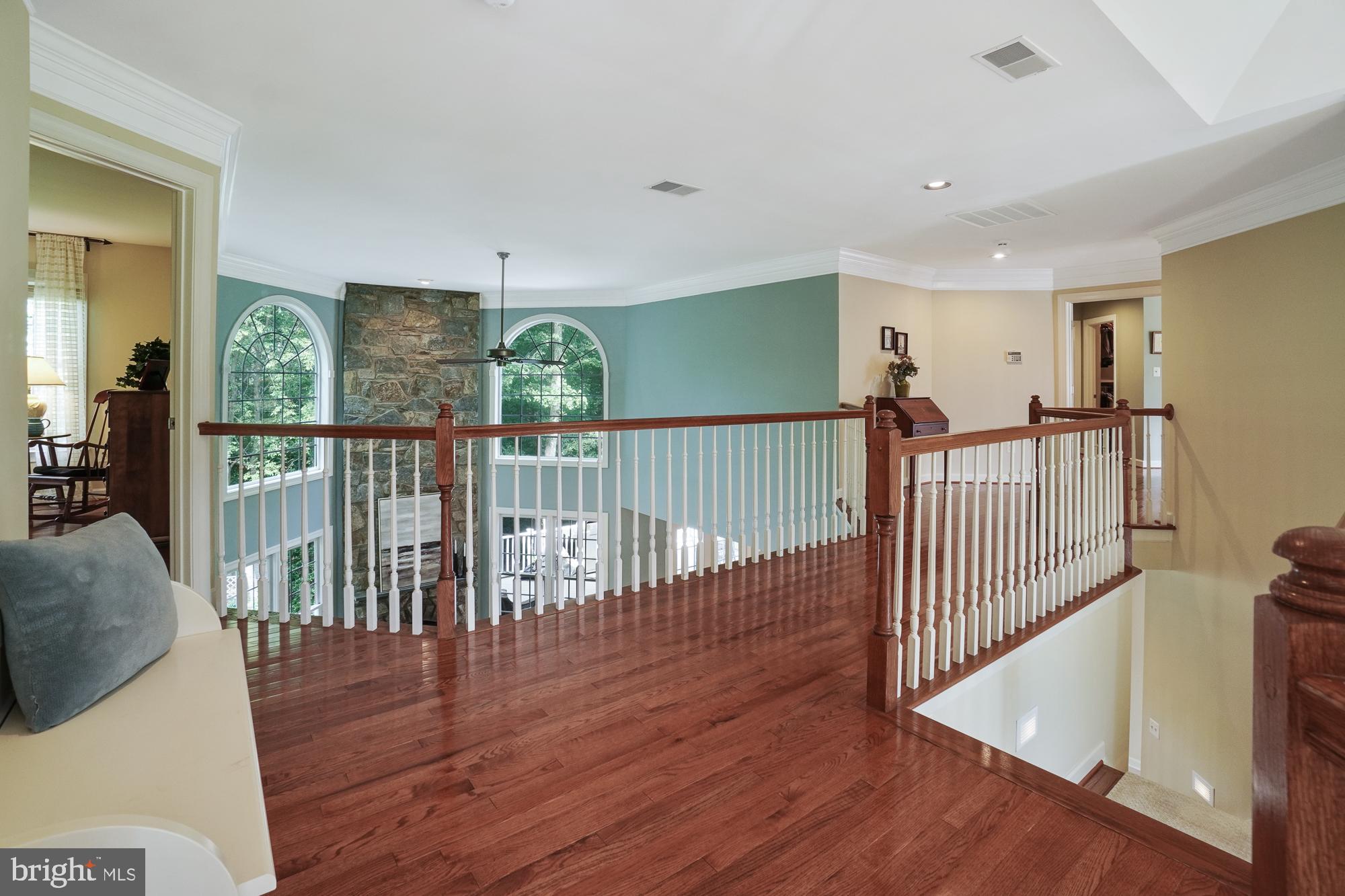 18 Hackett Court Poolesville, MD 20837 - Photo 52 of 82 Use the front OR back staircases!