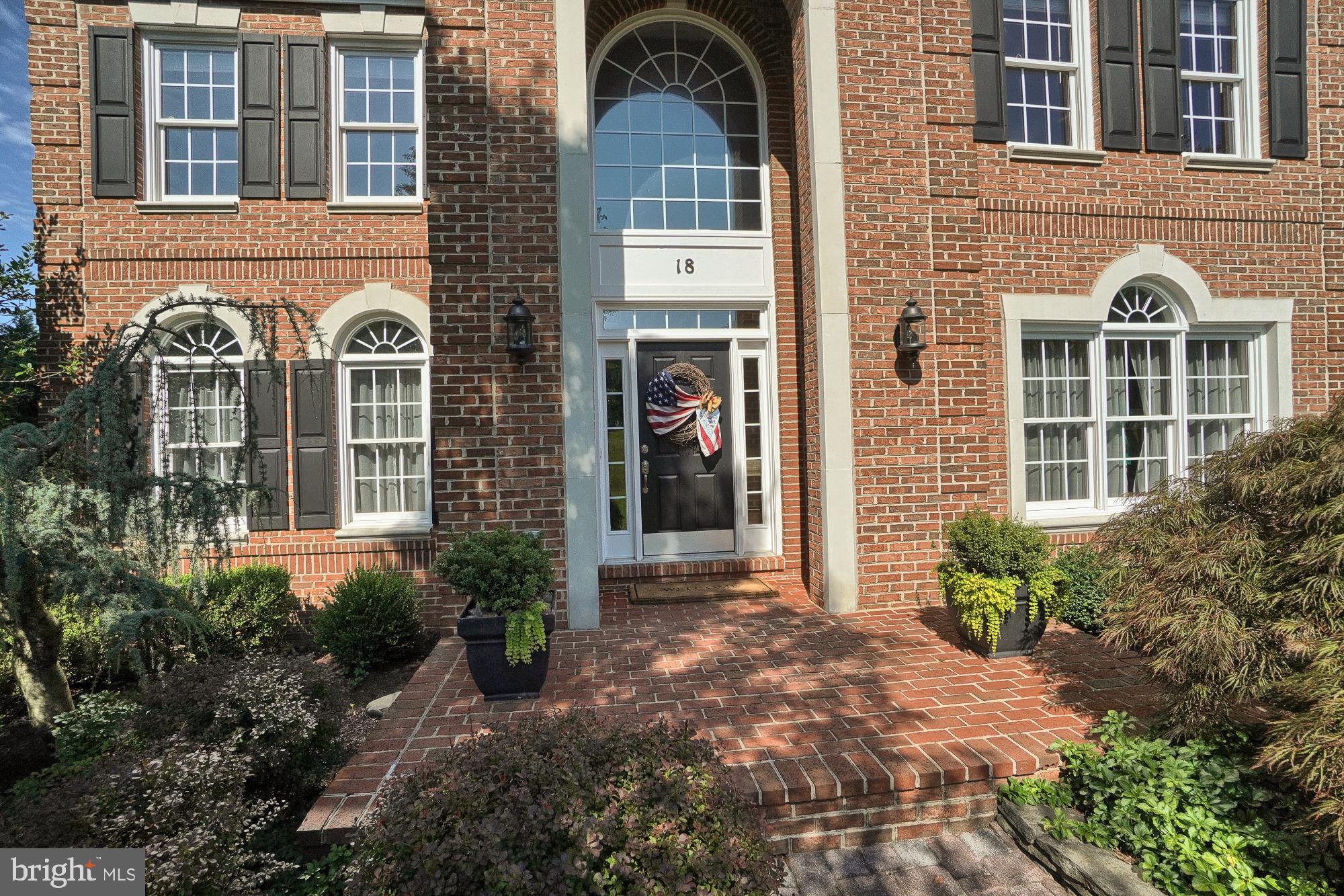 18 Hackett Court Poolesville, MD 20837 - Photo 8 of 82 Meticulous pride of ownership everywhere