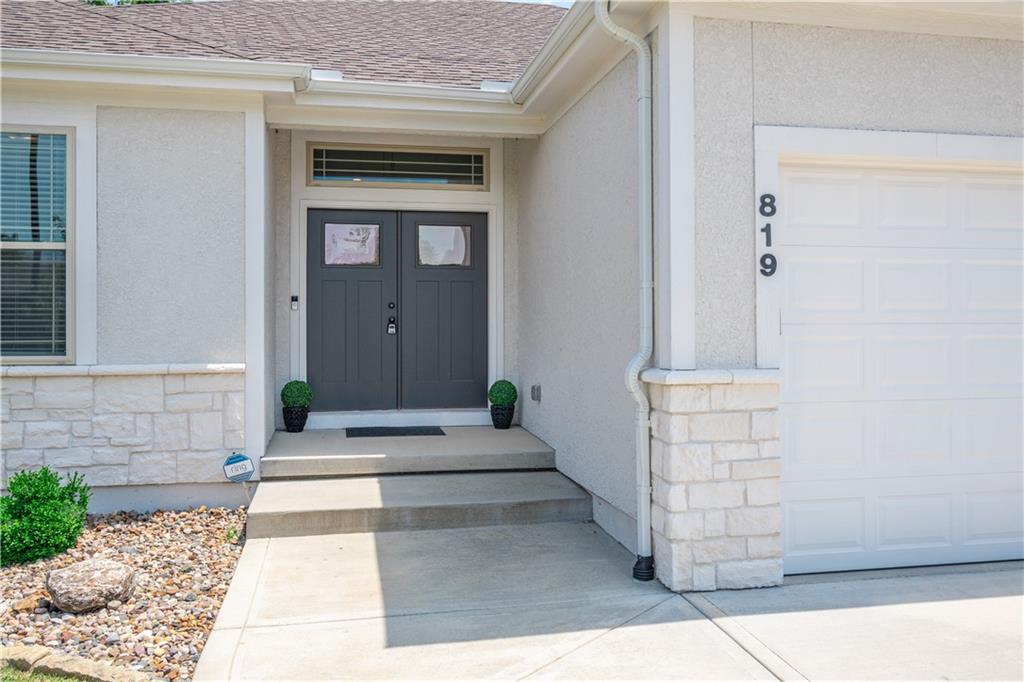 819 Old Paint Road Raymore, MO 64083 - Photo 3 of 33