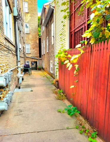 $199,900 | 3707 West Cullom Avenue, Unit 1, Chicago, IL 60618