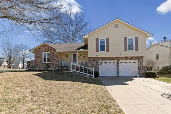 $369,000 | 1611 Northeast Duchess Drive, Lee's Summit, MO 64086