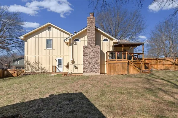 $369,000 | 1611 Northeast Duchess Drive, Lee's Summit, MO 64086