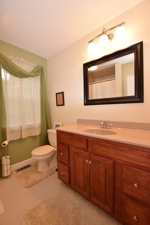 2 Champeaux Road Sturbridge, MA 01518 - Photo 11 of 30
