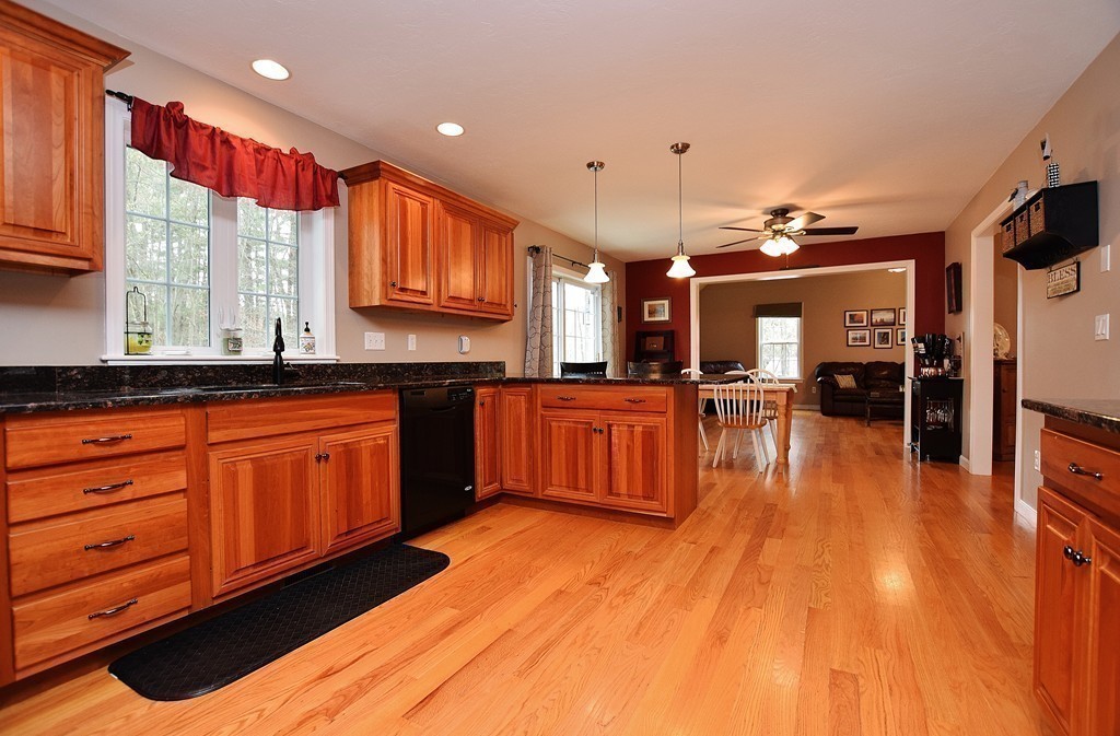 2 Champeaux Road Sturbridge, MA 01518 - Photo 16 of 30