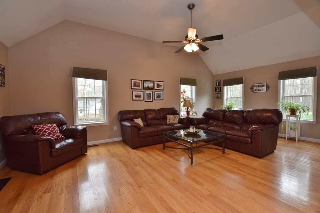 2 Champeaux Road Sturbridge, MA 01518 - Photo 6 of 30