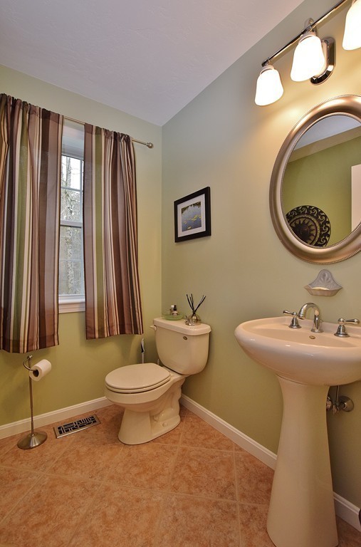 2 Champeaux Road Sturbridge, MA 01518 - Photo 9 of 30