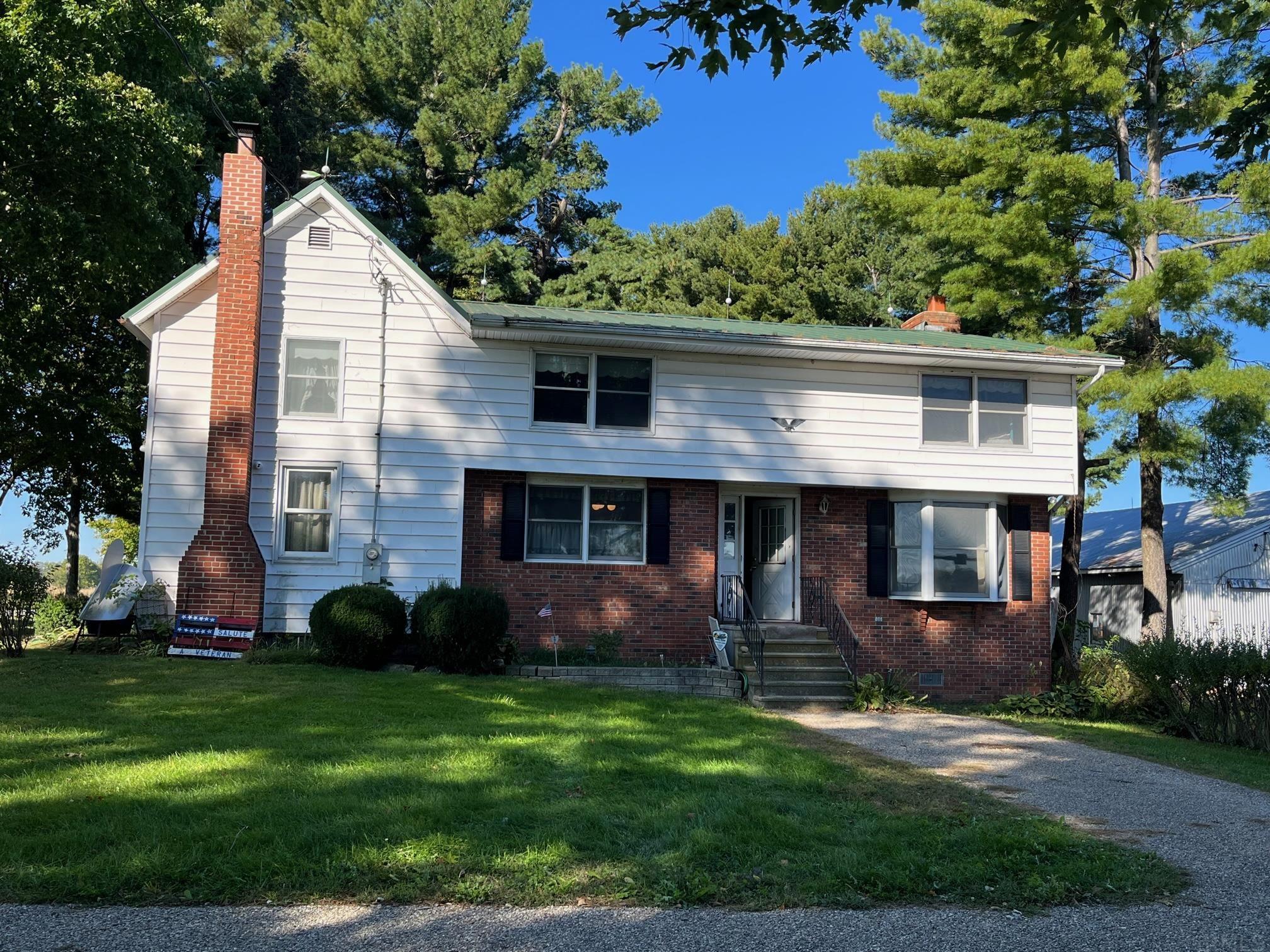 9524 12th Road Plymouth, IN 46563 - Photo 2 of 29