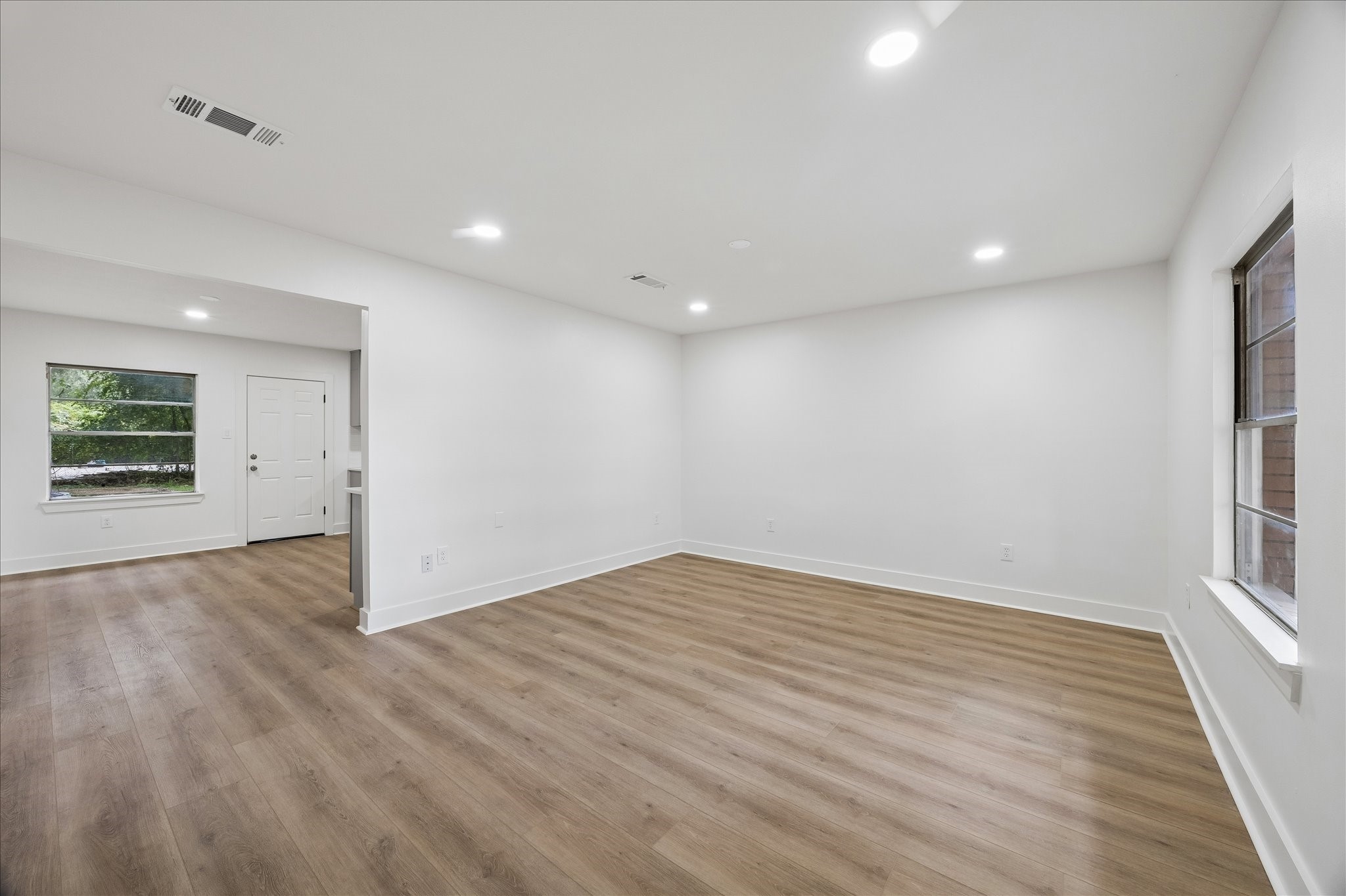 5615 Spring Cypress Road Spring, TX 77379 - Photo 4 of 22 Gallery Image 4